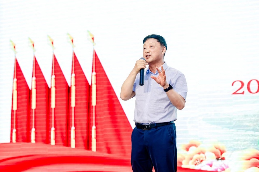 8351720182712826.jpg E1.jpg